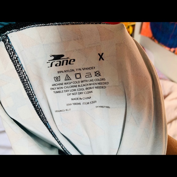 Blue Aztec pattern leggings - Picture 3 of 3